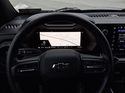 Used 2024 Chevrolet Colorado Trail Boss w/ Technology Package image 19