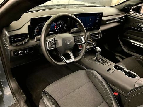 Used 2025 Ford Mustang Coupe RWD image 12