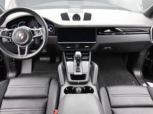 Used 2023 Porsche Cayenne image 12