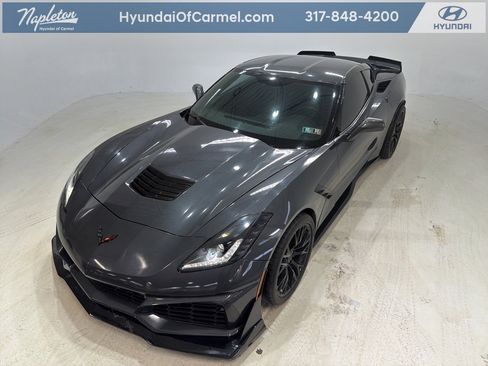 Used 2017 Chevrolet Corvette Stingray Coupe w/ 1LT image 30