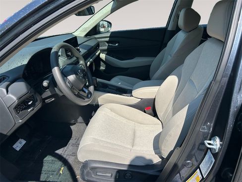 New 2025 Honda Accord SE image 9