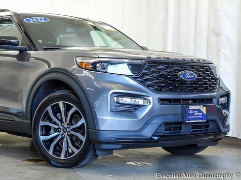 Certified 2022 Ford Explorer ST-Line image 3