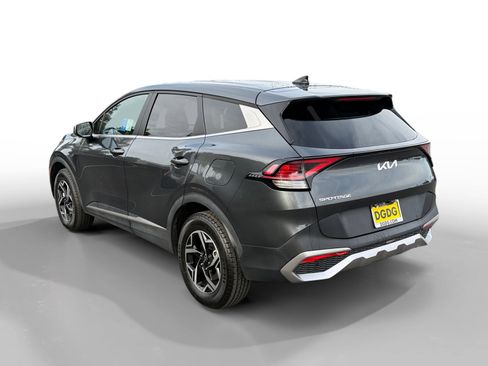 Used 2024 Kia Sportage LX image 3