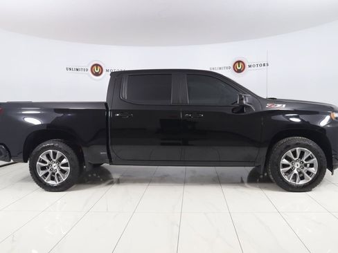 Used 2021 Chevrolet Silverado 1500 RST image 2