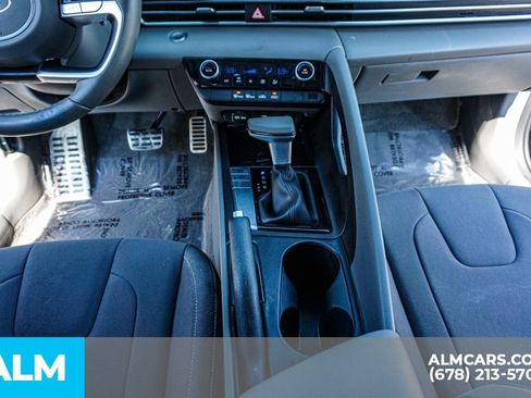 Used 2025 Hyundai Elantra Sport image 39