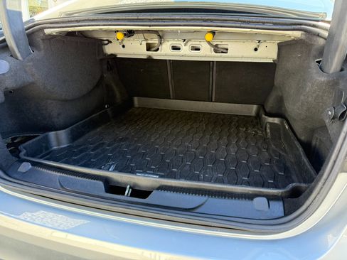 Used 2017 Jaguar XE Premium image 19