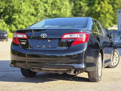 Used 2013 Toyota Camry LE FWD image 2
