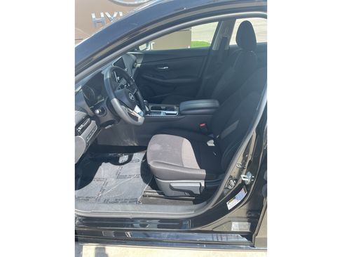 Used 2024 Nissan Sentra SV image 11