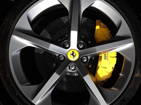 Certified 2025 Ferrari 12Cilindri RWD image 13