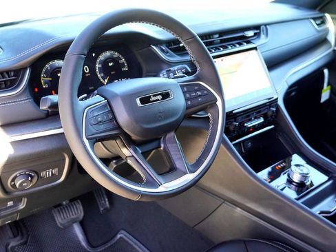New 2025 Jeep Grand Cherokee L Limited image 5