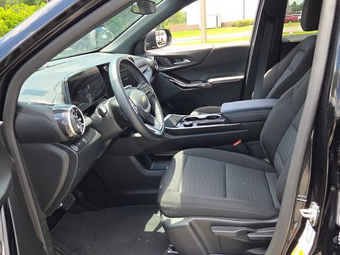 Certified 2026 Chevrolet Equinox LT FWD image 3