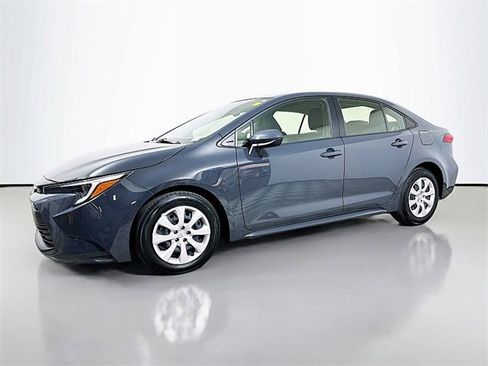 Used 2024 Toyota Corolla LE image 3
