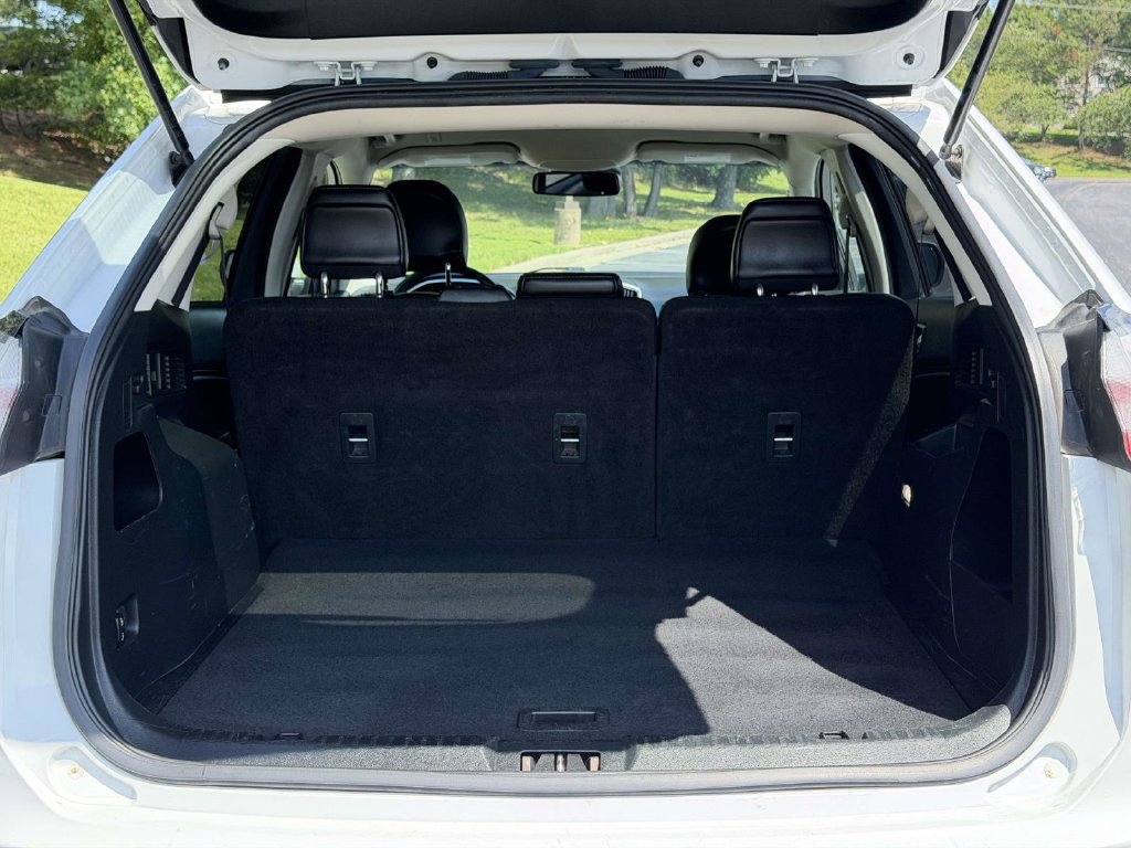 Used 2019 Ford Edge SEL w/ Equipment Group 201A FWD image 14