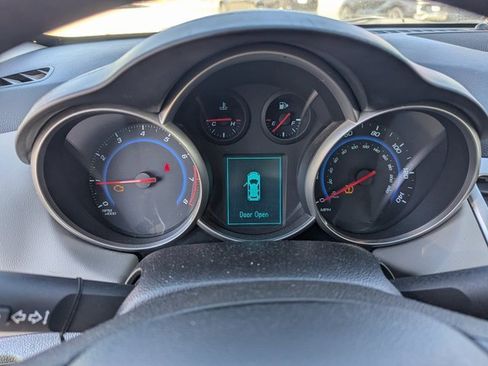 Used 2016 Chevrolet Cruze LS image 18