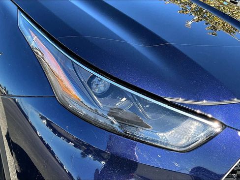 Used 2023 Toyota Highlander XLE image 27