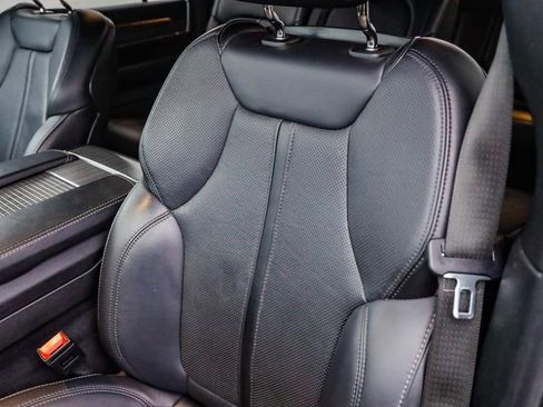 Certified 2024 Jeep Wagoneer L Series II w/ Flexible Seating Group image 26