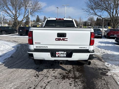 Used 2015 GMC Sierra 2500 Denali w/ Duramax Plus Package image 4