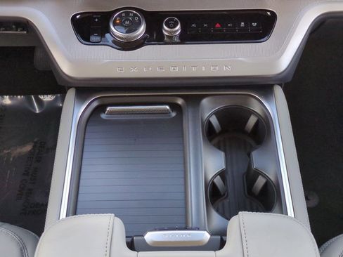 New 2026 Ford Expedition Active image 19