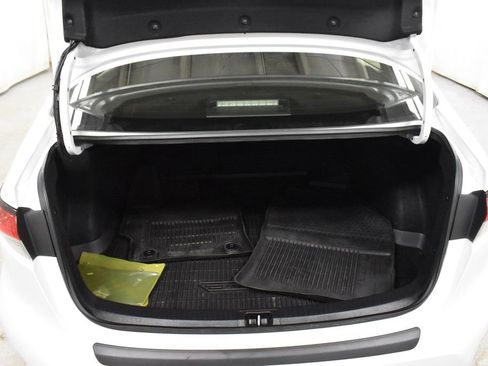 Used 2024 Toyota Corolla SE image 11