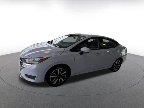 Used 2025 Nissan Versa SV FWD image 7