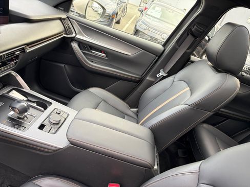 Certified 2025 MAZDA CX-90 3.3 Turbo w/ Premium Plus Pkg image 31