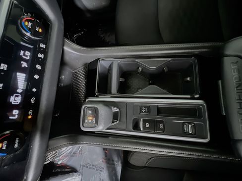 Used 2024 Nissan Pathfinder SV FWD image 25