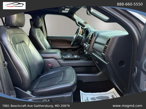 Used 2018 Ford Expedition Limited w/ Equipment Group 301A AWD/4WD image 23