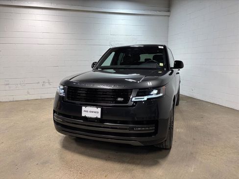 Used 2024 Land Rover Range Rover SE image 2