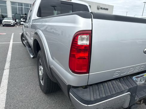Used 2011 Ford F250 Lariat RWD image 3
