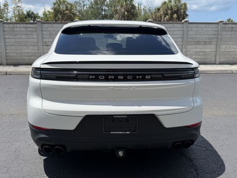 Certified 2024 Porsche Cayenne S AWD/4WD image 12