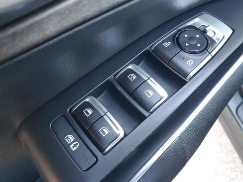 Certified 2022 Kia Sorento S w/ Panoramic Sunroof Package image 19