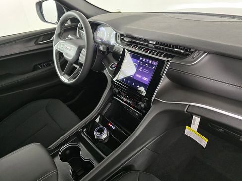 New 2025 Jeep Grand Cherokee Laredo X image 30