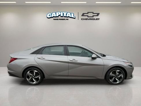 Used 2023 Hyundai Elantra Limited image 6