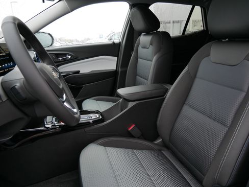 New 2026 Chevrolet Trax LT w/ Driver Confidence Package image 4