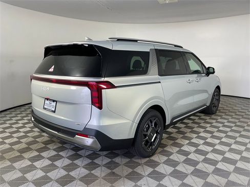 New 2026 Kia Carnival SX image 5
