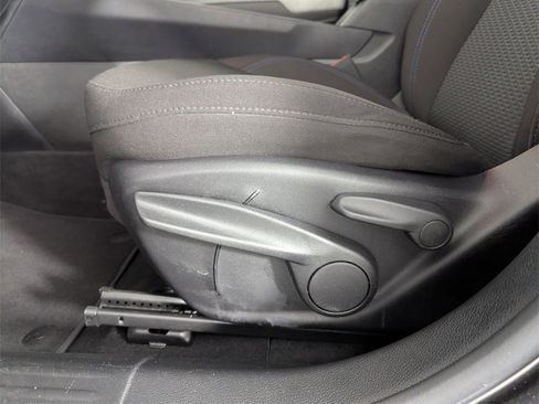 Used 2023 Jeep Compass Sport image 15