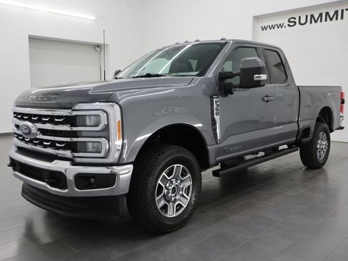 Used 2023 Ford F350 Lariat AWD/4WD image 7
