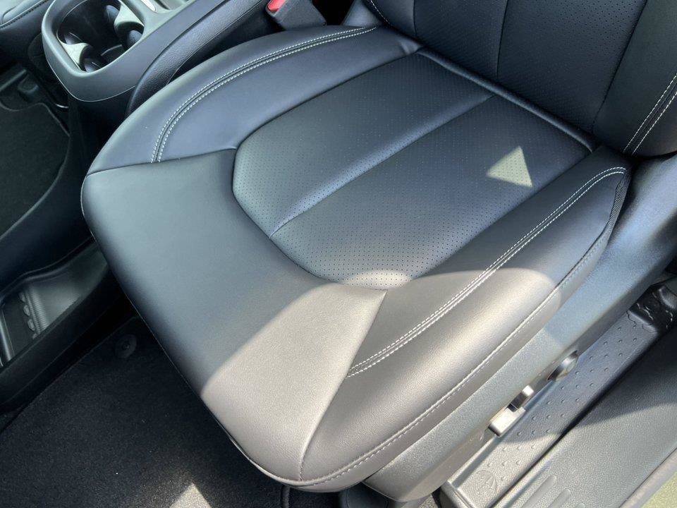 New 2027 Chrysler Pacifica Select FWD image 10