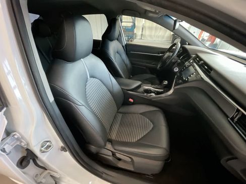 Used 2020 Toyota Camry SE w/ Carpet Mat Package FWD image 24