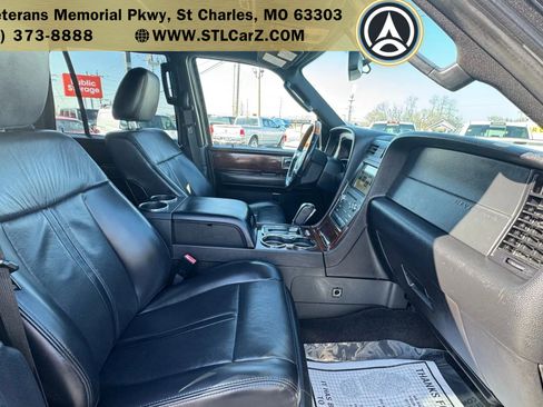 Used 2017 Lincoln Navigator L Select image 19