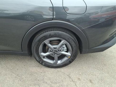 Used 2025 Kia K4 LXS image 7