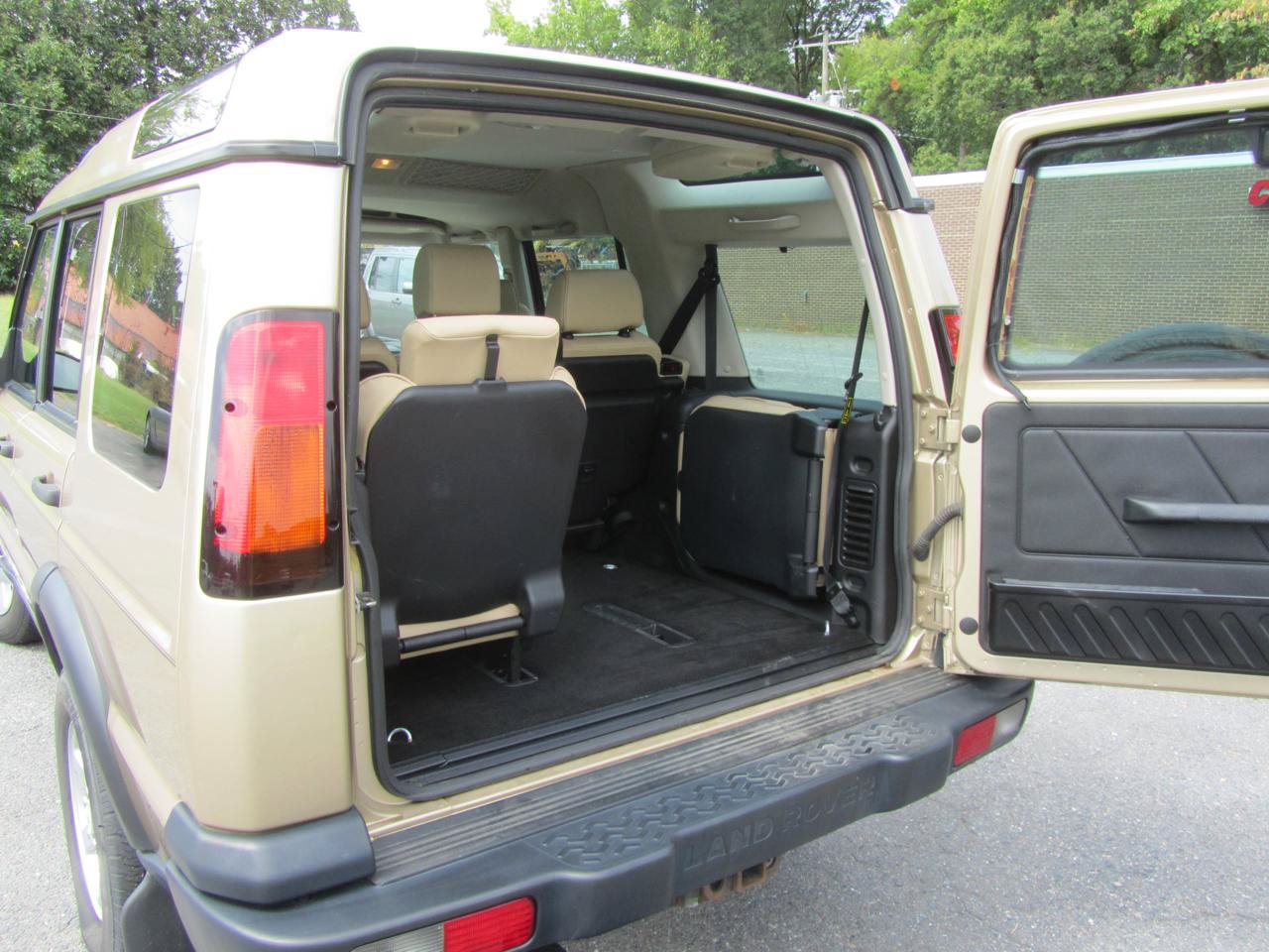 Used 2004 Land Rover Discovery S AWD/4WD image 20
