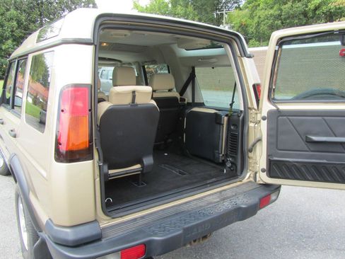 Used 2004 Land Rover Discovery S AWD/4WD image 20