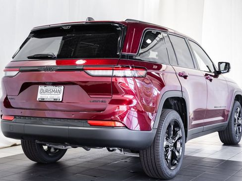 New 2025 Jeep Grand Cherokee Limited w/ Luxury Tech Group II image 4