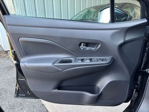 Used 2025 Nissan Versa SV image 18