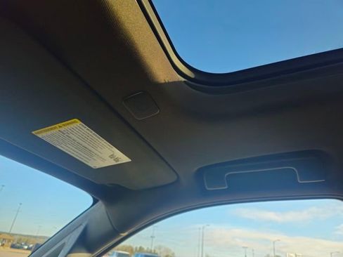 Used 2021 GMC Yukon SLT w/ SLT Premium Package image 21