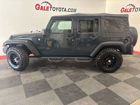 Used 2018 Jeep Wrangler Unlimited Sport w/ Connectivity Group image 8