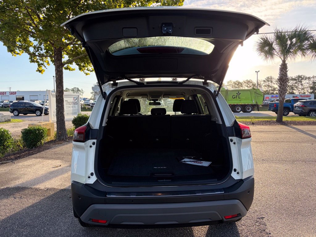 Certified 2023 Nissan Rogue SV AWD/4WD image 5