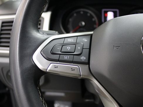 Used 2021 Volkswagen Atlas SE image 34