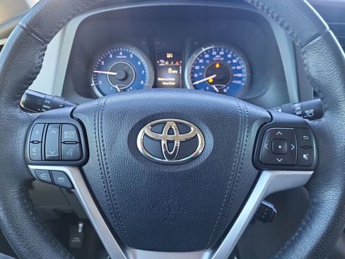 Used 2017 Toyota Sienna XLE w/ XLE Navigation Package image 17